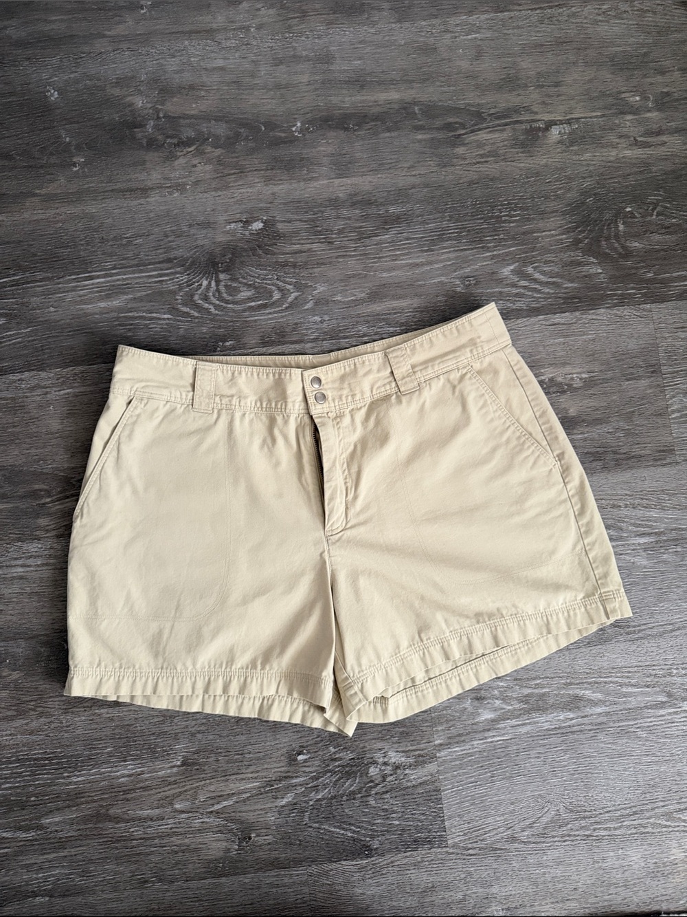 Patagonia Women's Light Cream Outdoor Chino Shorts